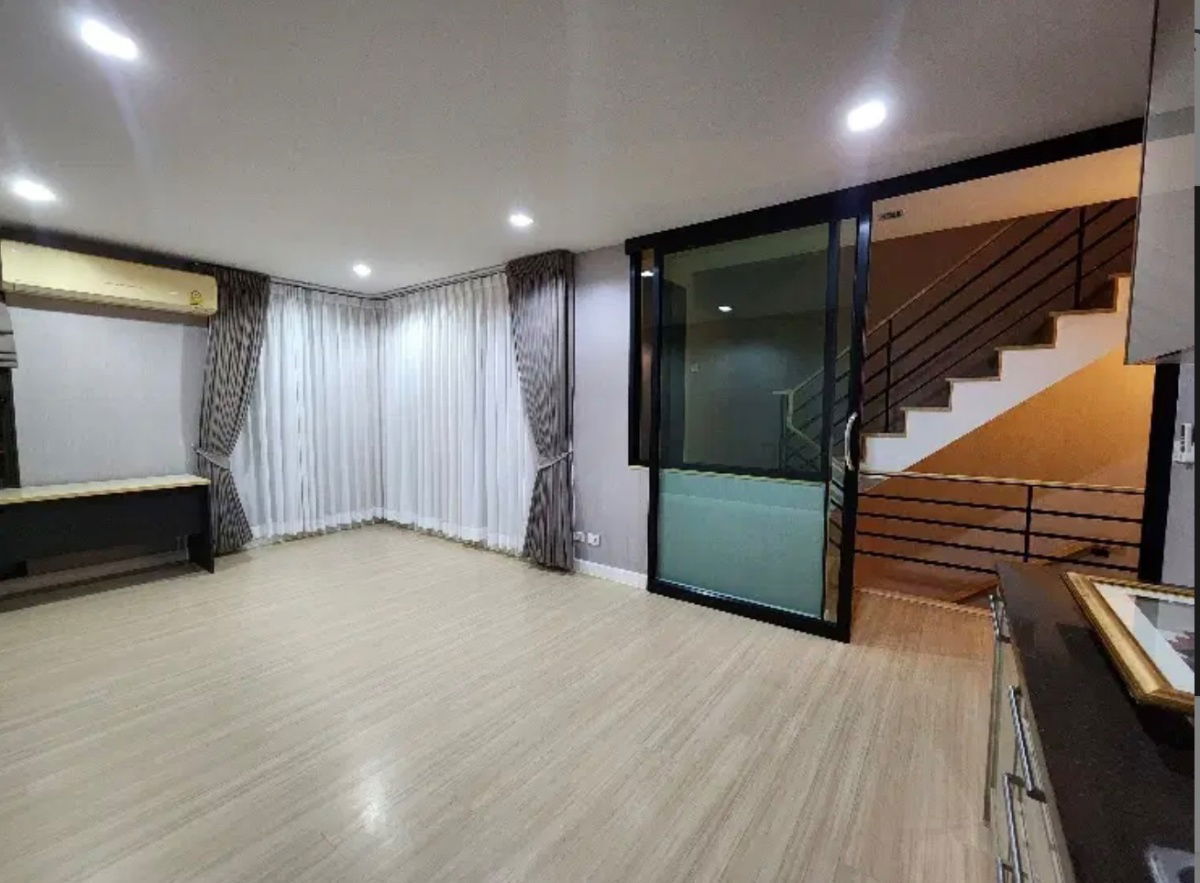 picture Townhouse for rent, 3 floors, Plex Bangna Village, beautiful, good location, near Mega Bangna shopping center. Interested, add Line @841qqlnr - 14/23