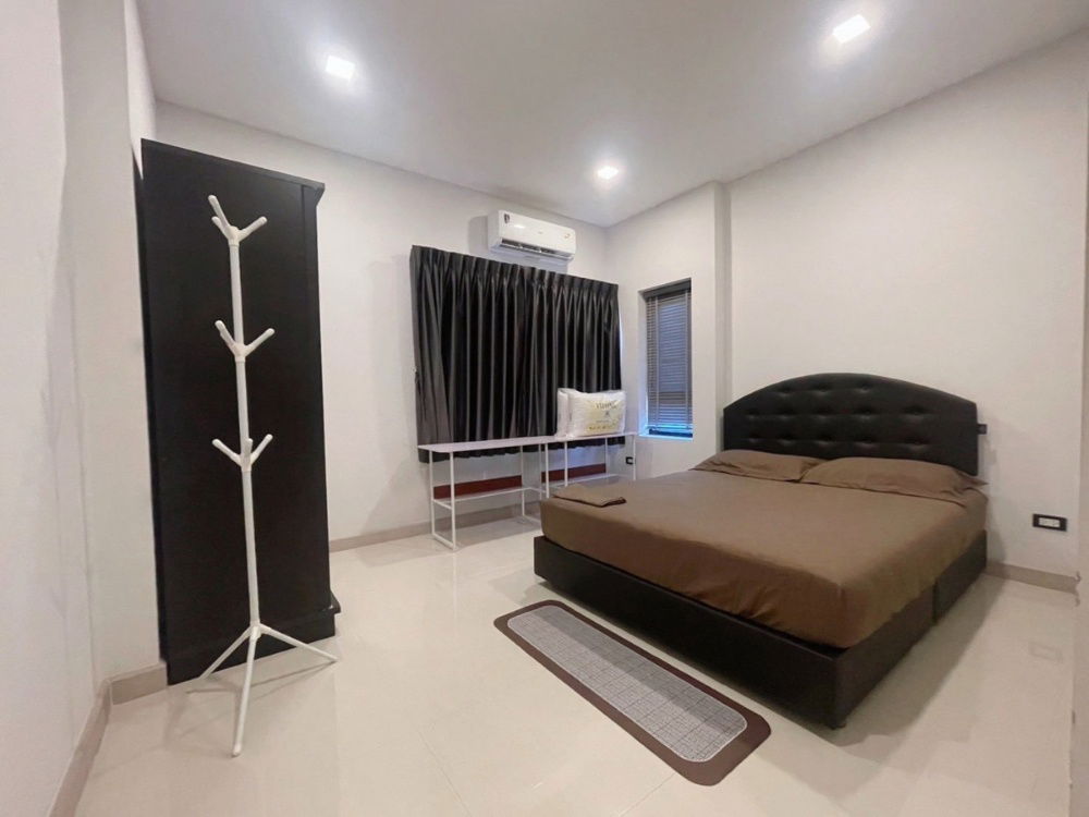 รูป 🏡 ให้เช่าบ้านเดี่ยว 2 ชั้น – หมู่บ้านร็อคการ์เด้น แอร์พอร์ต เฟส 3 บ้านสภาพดี เฟอร์นิเจอร์ครบ พร้อมเข้าอยู่ทันที! - รูปที่ 4/17