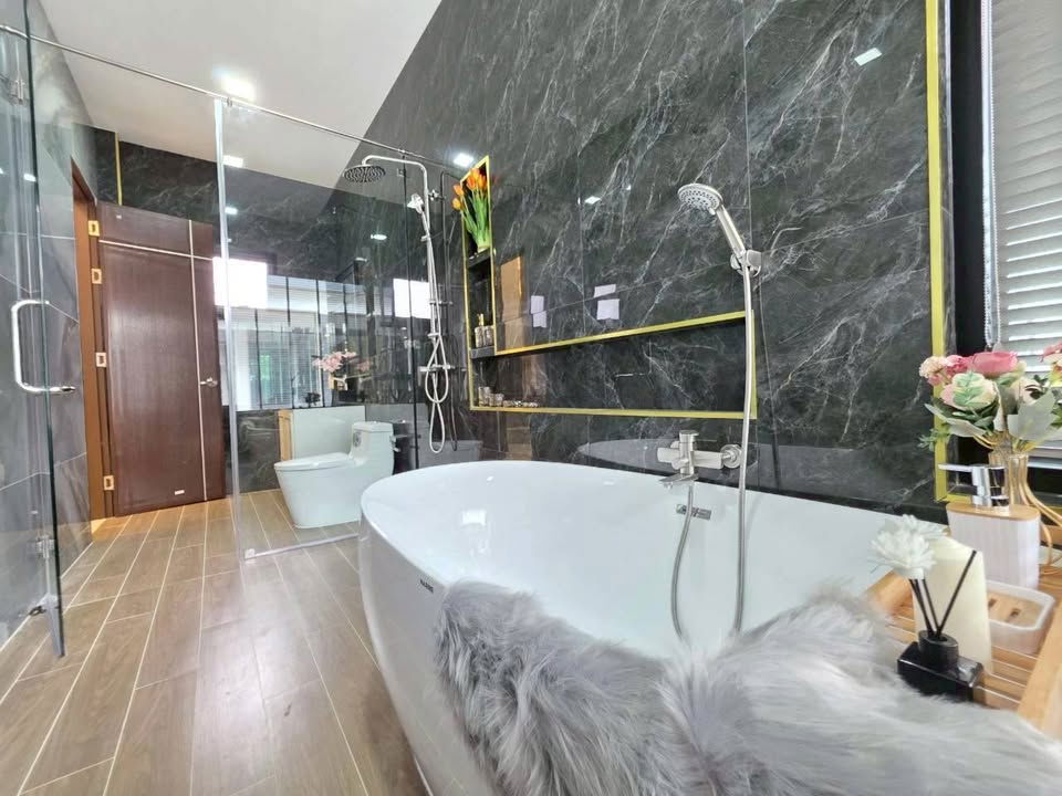 picture Luxury Pool Villa for Sale in Mabprachan - 17/19