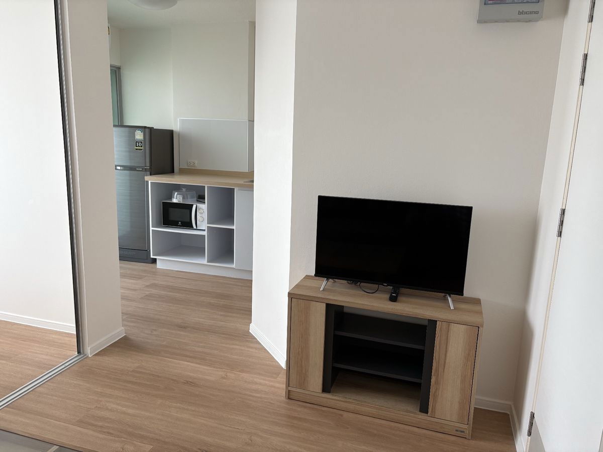 picture The Paseo Shopping Center 1.5 km. Price 8,500 Baht Condo Lumpini Ville Onnut - Ladkrabang ( Rental ) - 2/9