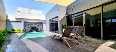 Houses for sale : 3 Bedrooms Pool Villa in East Pattaya for Sale