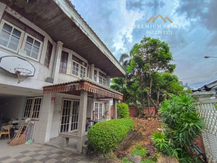 รูป 📍ขายที่ดินทำเลทอง ซอยเอกมัย (สุขุมวิท 63) แปลงสวยมาก 102 ตรว. หน้ากว้าง 20 เมตร พร้อมบ้านเก่า  - รูปที่ 3/3