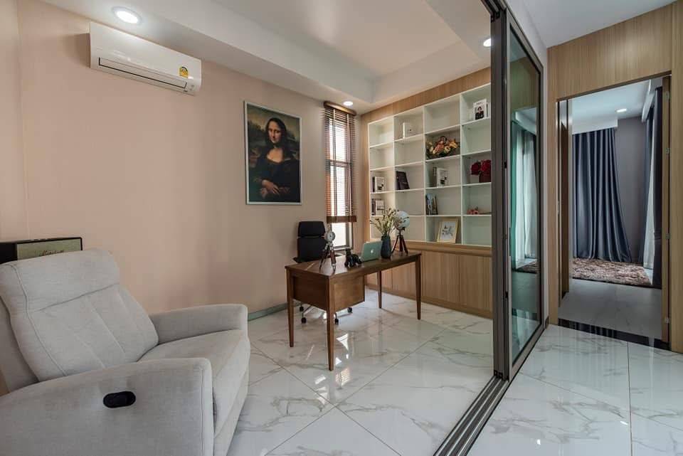 picture Modern Luxury Pool Villa for Sale in Mabprachan - 14/20