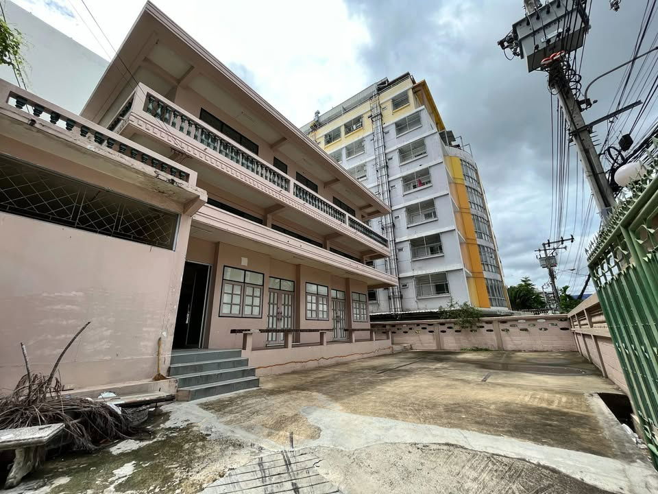 รูป HR3074ให้เช่าบ้านเดี่ยว 3 ชั้น พร้อมดาดฟ้า พร้อมดาดฟ้า ย่านอ่อนนุช ใกล้กับพีเพิล พาร์ค คอมมูนิตี้มอลล์ - รูปที่ 10/21