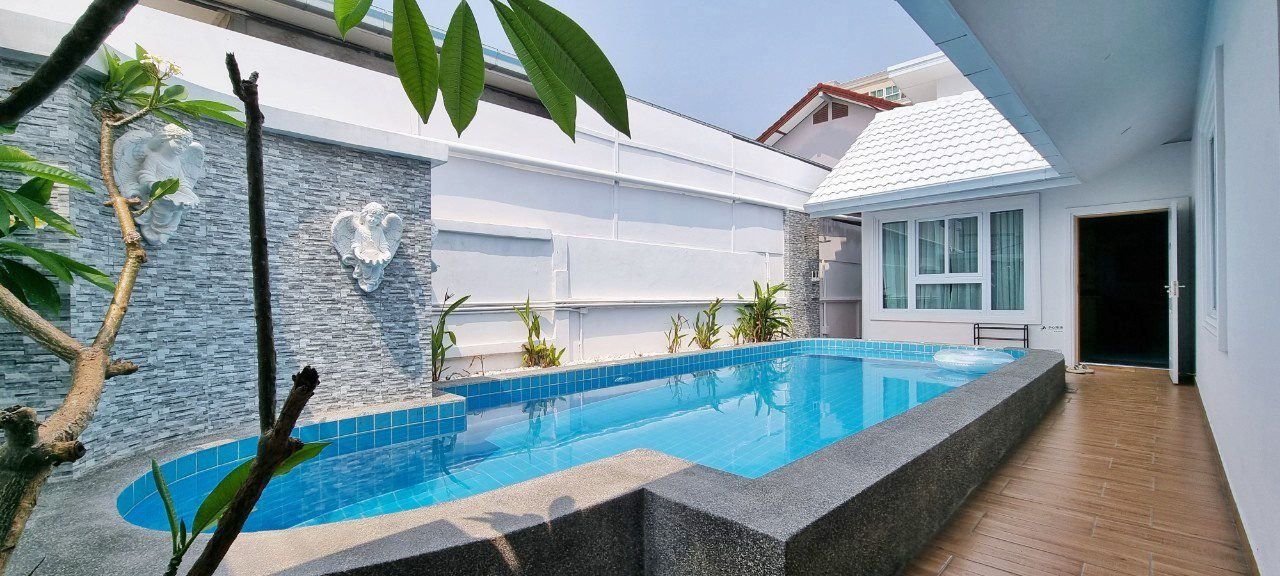 picture 4 Bedrooms Pool Villa in South Pattaya for Sale - 1/14
