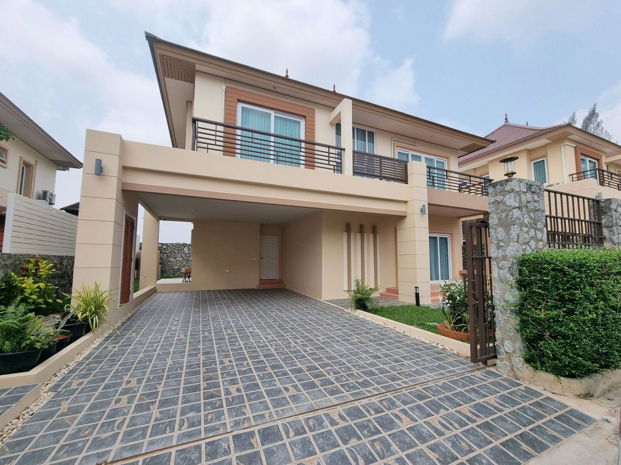 รูป บ้าน 4 ห้องนอนให้เช่าในพัทยาตะวันออก - รูปที่ 1/15