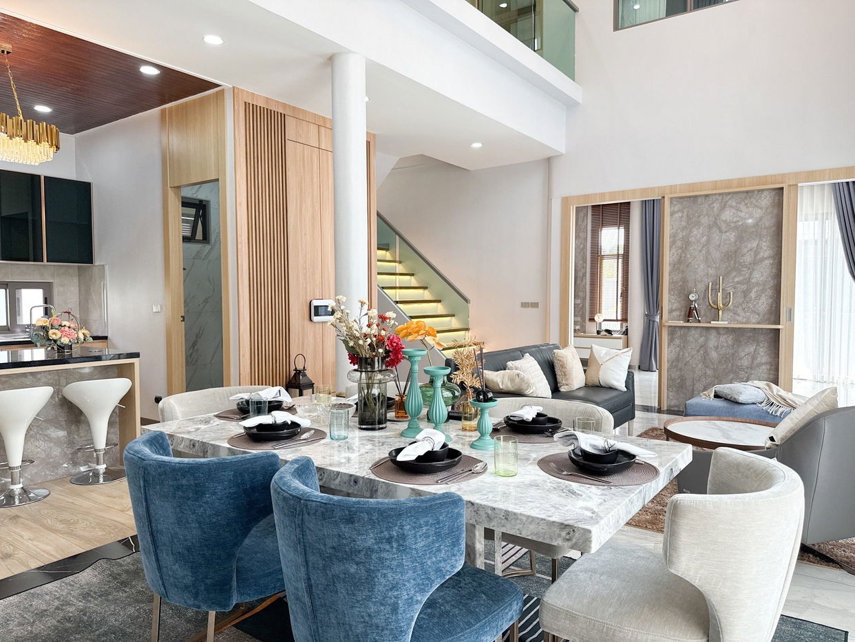 picture Luxury Pool Villa for Sale – Prime Mabprachan Location - 6/21