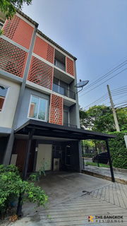 ขาย Townhome ไซมิส บรอทซั่ม แอท แฟชั่น Style Model Tropical ใกล้สถานีรถไฟฟ้า