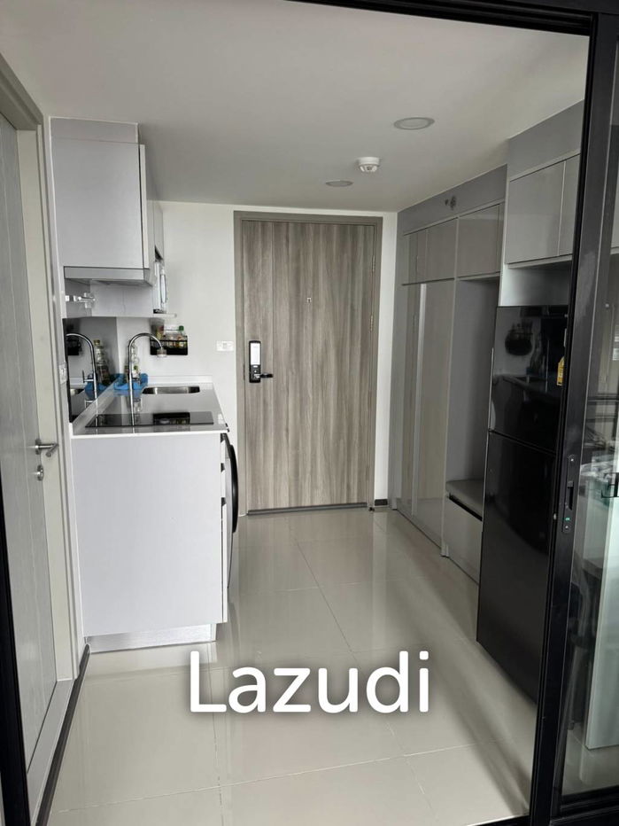 picture Luxurious High-Rise Condo in Chatuchak Bangkok - 3/15