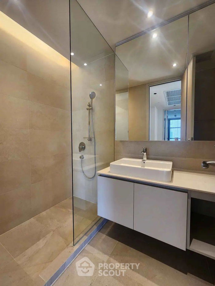 รูป คอนโด 2-ห้องนอน ที่ สุพรีม เลเจ้นด์ คอนโดมิเนียม ใกล้ MRT คลองเตย (ID 2059628) - รูปที่ 6/10