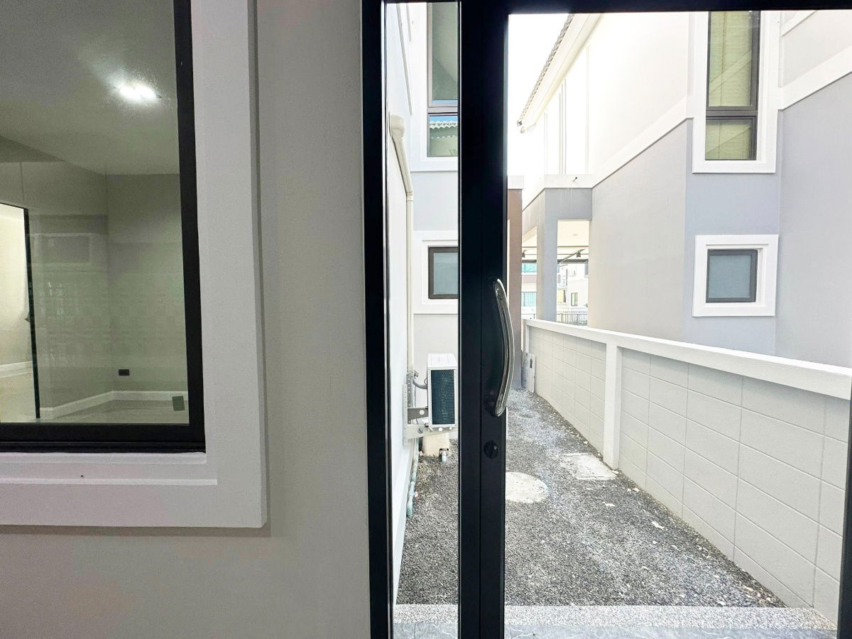 picture Two storey house for rent with 3 bedrooms,3 toilets and 1 kitchen.  - 7/19