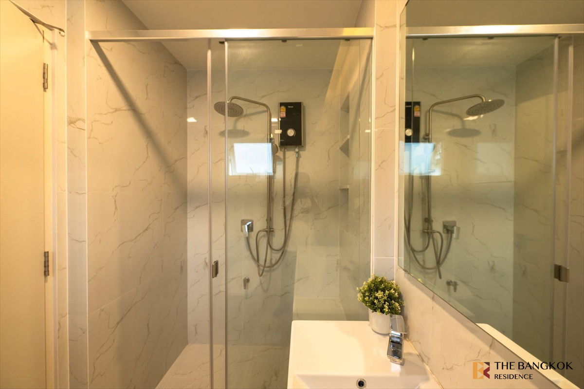 picture Mantana Bangna-Wongwaen, luxury detached houses in a potential location - 16/17