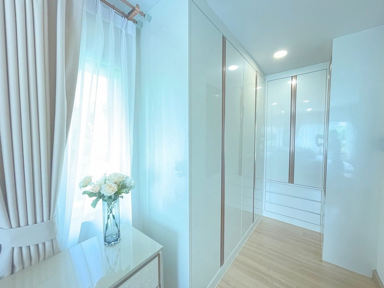 picture 4 Bedrooms House in East Pattaya for Sale - 13/19