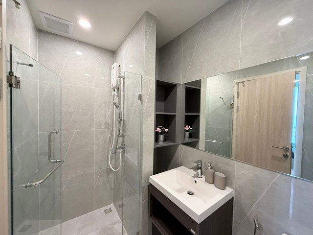 รูป C6407 ให้เช่า  :  คอนโด  นิว ดิสทริค อาร์ไนน์ พระราม 9 ( MRT พระราม 9 ) 064 665 4666 - รูปที่ 7/10