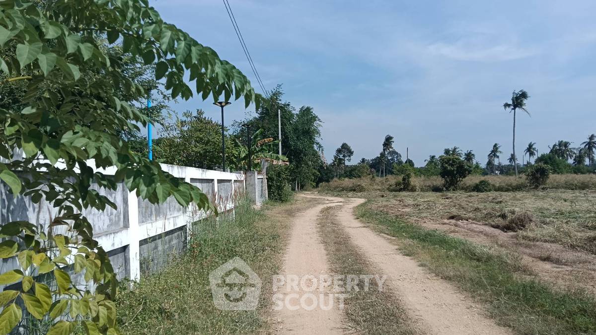 รูป ที่ดินสำหรับปล่อยขาย 8,812 ตารางเมตร แถว ใกล้ เมืองพัทยา (ID 2463125) - รูปที่ 2/7