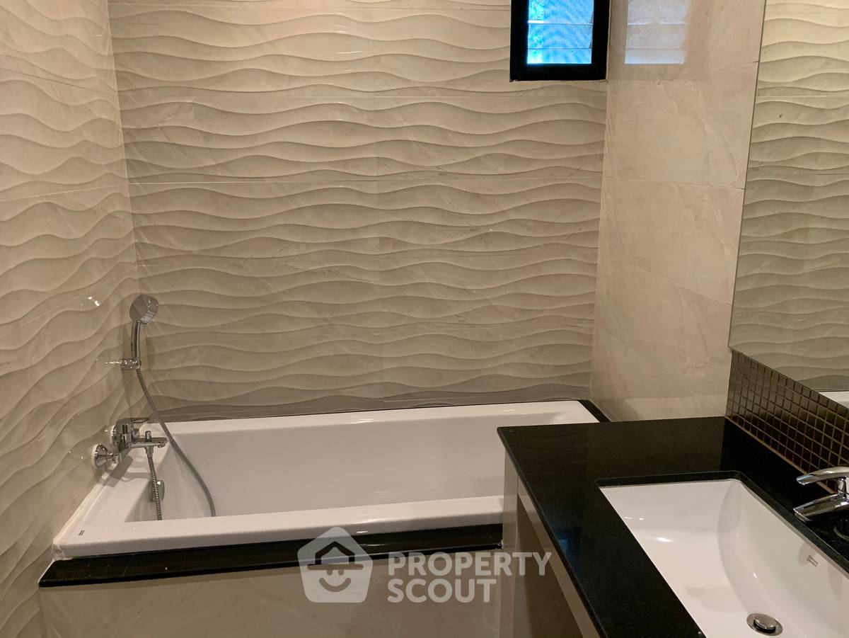 picture 2-BR Condo at Baan Piyabutr near BTS Thong Lor (ID 374228) - 5/10