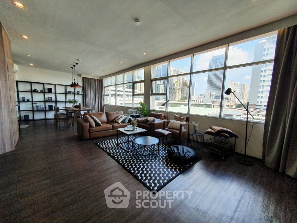 picture 3-BR Condo at The Room Bts Wongwianyai near BTS Wongwian Yai (ID 513621) - 7/17