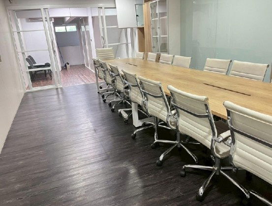 รูป ให้เช่าอาคาร / Home Office 4.5 ชั้น แอร์ 11 เครื่อง / มีเฟอร์นิเจอร์สำนักงาน - รูปที่ 3/14
