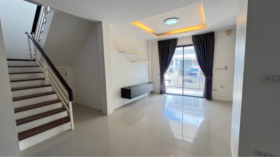 รูป ขายทาวน์เฮ้าส์ 3 ห้องนอน ในพัทยาตะวันออก - รูปที่ 4/17