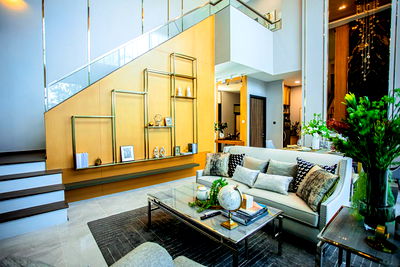 บ้านเดี่ยว นิคมปิ่นทอง : ขายบ้านโมเดิร์น 4 ห้องนอนในศรีราชา