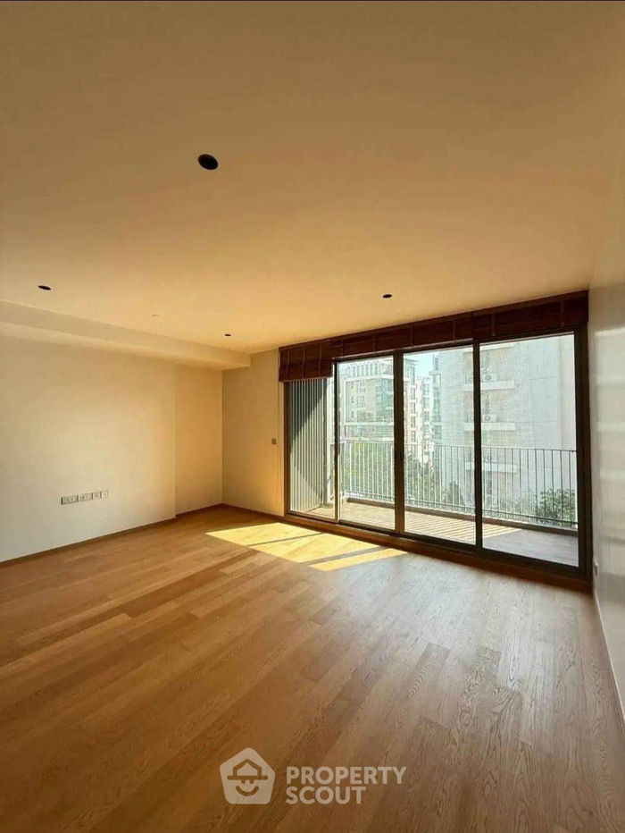 รูป คอนโด 2-ห้องนอน ที่ สุพรีม เลเจ้นด์ คอนโดมิเนียม ใกล้ MRT คลองเตย (ID 2059628) - รูปที่ 1/10