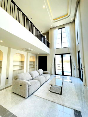 Houses for sale Frost Magical Ice of Siam : 4 Bedrooms House for Sale in East Pattaya