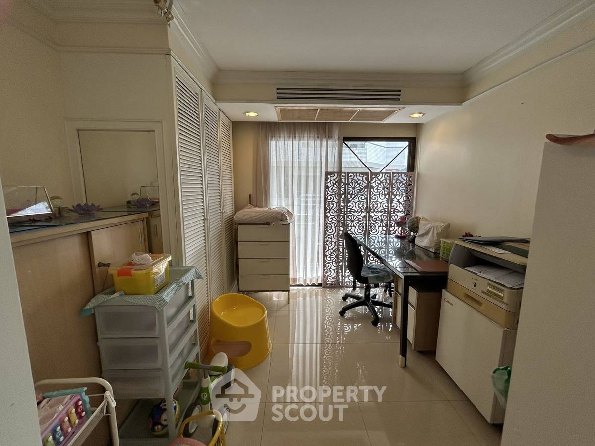 picture 3-BR Condo at Richmond Palace Condominium near BTS Phrom Phong (ID 2459231) - 4/14