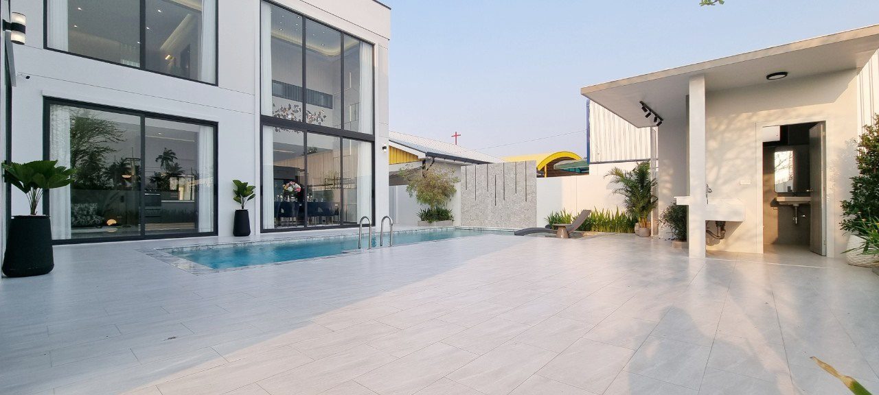 รูป วิลล่าพูลสุดหรู 5 ห้องนอนในพัทยา - รูปที่ 1/26