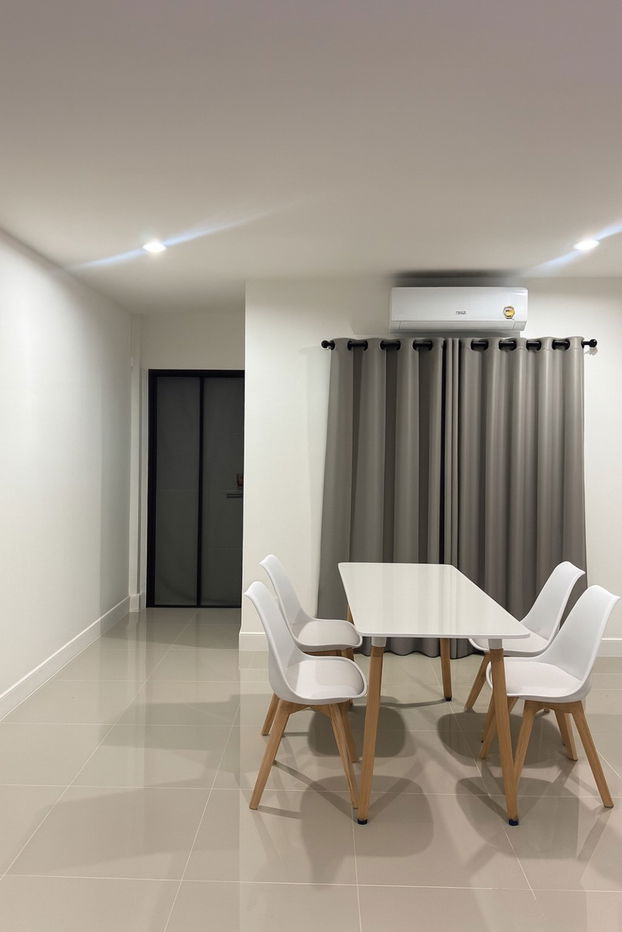 รูป ให้เช่าทาวน์โฮมสองชั้น  2 ห้องนอน 2 ห้องน้ำ 1 ห้องรับแขก 1 ห้องครัว   1  ที่จอดรถ - รูปที่ 3/14