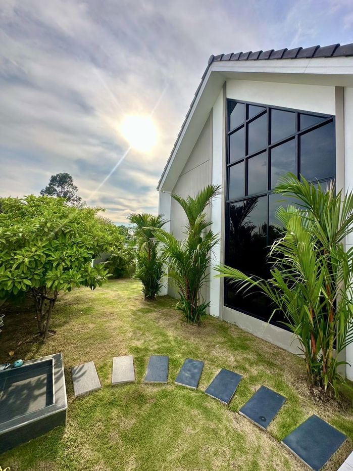 picture Luxurious Pool Villa at Mabprachan - 3/17