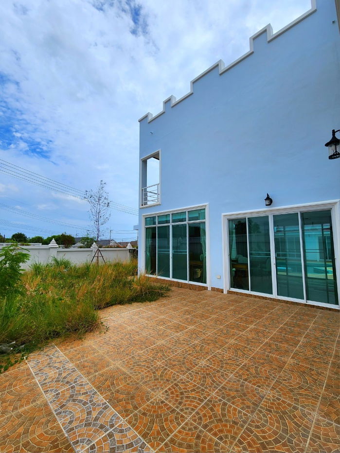 picture Luxury Pool Villa for Sale in Bang Saray - 3/20