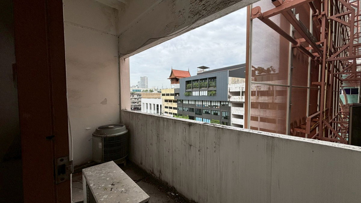 picture Commercial building for sale, 14 sq wah, good location on Petchburi Road. - 11/43