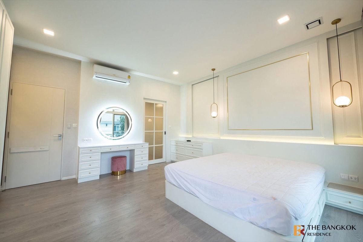 picture Mantana Bangna-Wongwaen, luxury detached houses in a potential location - 6/17