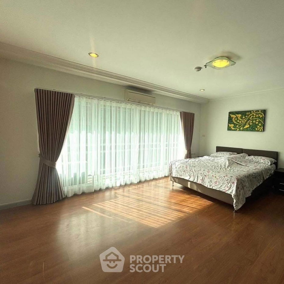 picture 3-BR Condo at Grand Park View Asoke near MRT Sukhumvit (ID 2400798) - 5/8
