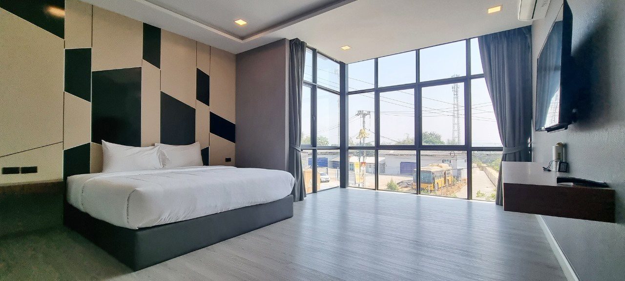 picture Pool Villa in East Pattaya 4 Beds for Rent - 10/20