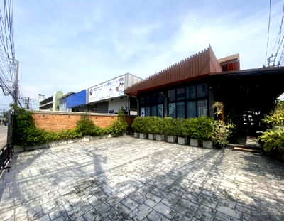เช่าสำนักงาน ม.เอแบค : ให้เช่าร้านกาแฟ / ร้านค้า / Office / ริมถนนพัฒนาการ เหมาะเป็น Cafe หรือ หลากหลายธุรกิจ