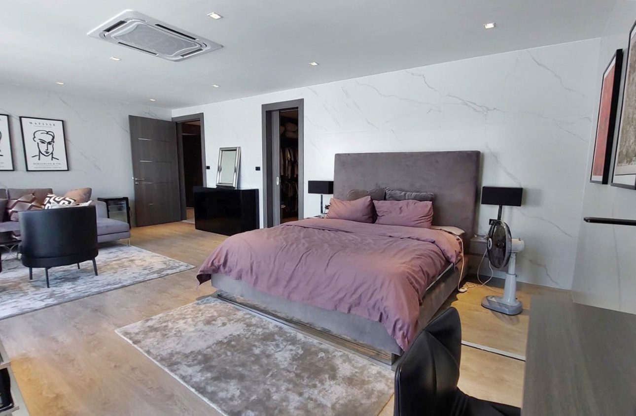 picture 7 Bedrooms Villa for Sale in Pratumnak - 14/23