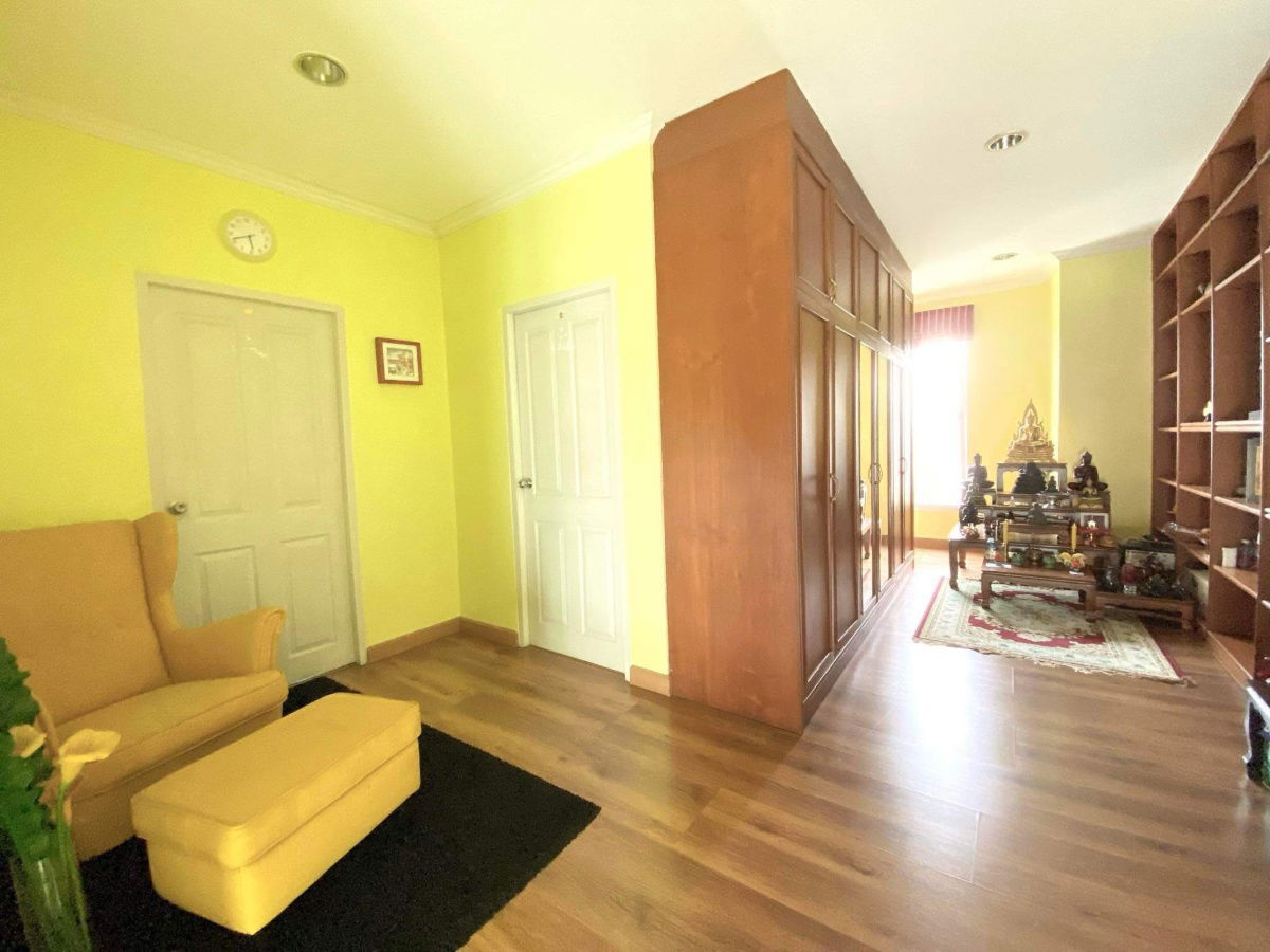 picture 4-Bedroom Townhouse for Sale at Baan Klang Krung Sathorn–Narathiwas | Chong Nonsi, Bangkok CBD - U1728714 - 11/15