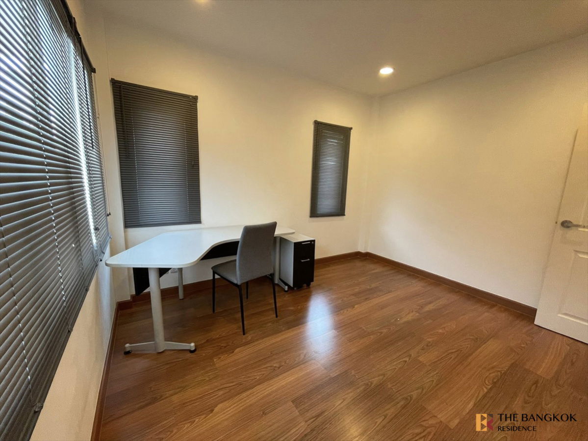 picture centro onnut-wongwaen hurry to book!! limited quantity - 6/12