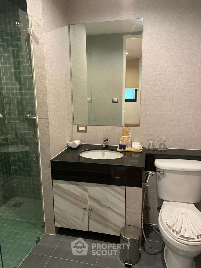 picture 3-BR Condo at Benviar Tonson Residence near BTS Ratchadamri (ID 568421) - 9/17