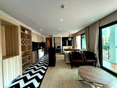 ขายคอนโด : Venetian Signature 2-Bedroom for Sale in Na Jomtien