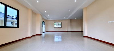 บ้านเดี่ยว บางละมุง ชลบุรี : 5 Bedrooms House for Sale in Mabprachan