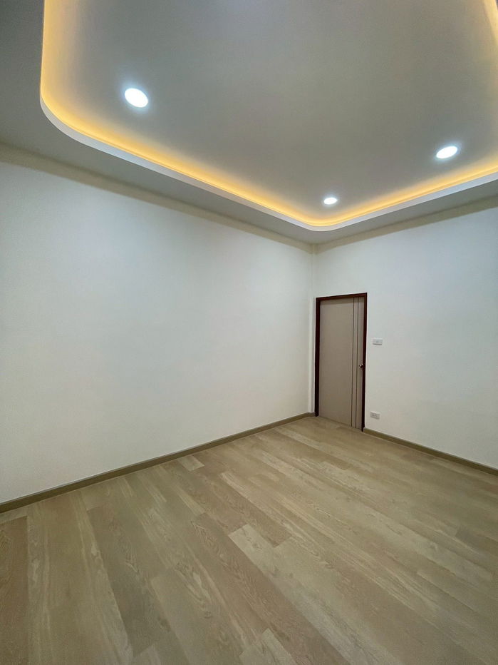 รูป บ้านสไตล์มินิมอลปรับปรุงใหม่ในพัทยากลาง - รูปที่ 11/15