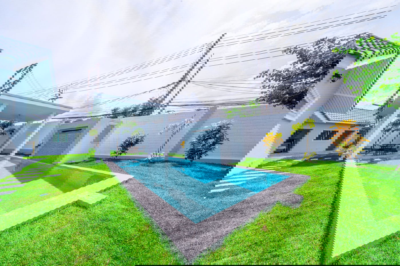 picture Elegant 4-Bedroom Pool Villa for Sale in East Pattaya - 2/19