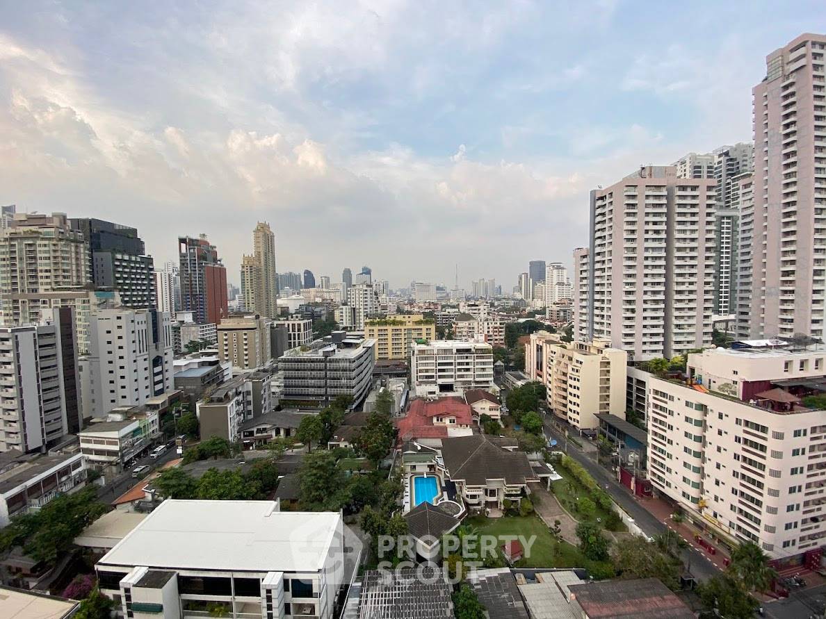 picture 2-BR Condo at Noble Around Sukhumvit 33 near BTS Phrom Phong (ID 2462336) - 10/19