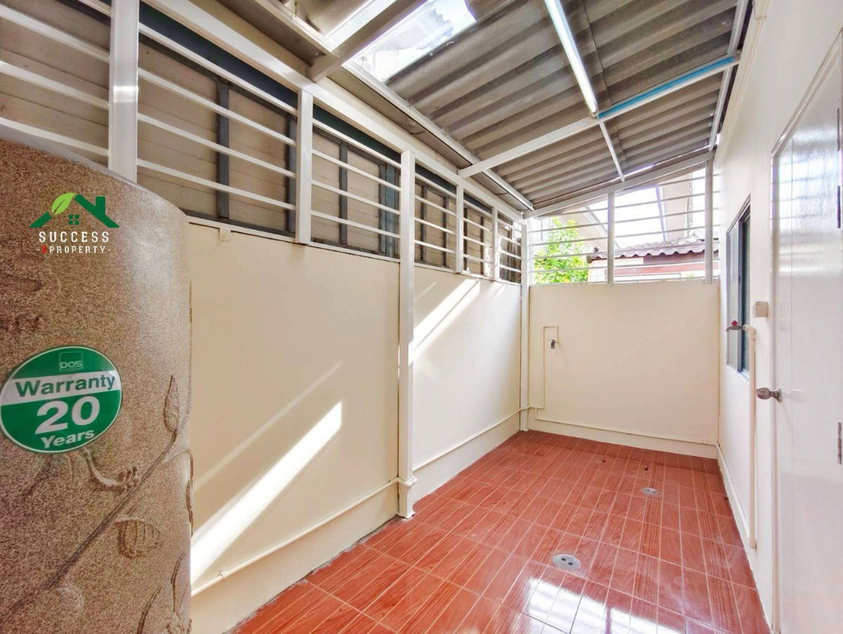 รูป ขายทาวน์เฮ้าส์ รีโนเวทแล้ว ม.พฤกษา 47 ศรีนครินทร์-หนามแเดง หลังริมโซนหน้าโตรงการ สภาพบ้านพร้อมอยู่ ใกล้ทางด่วน 5 นาที ใกล้รถไฟฟ้า BTS แพรกษา 15 นาที - รูปที่ 11/19