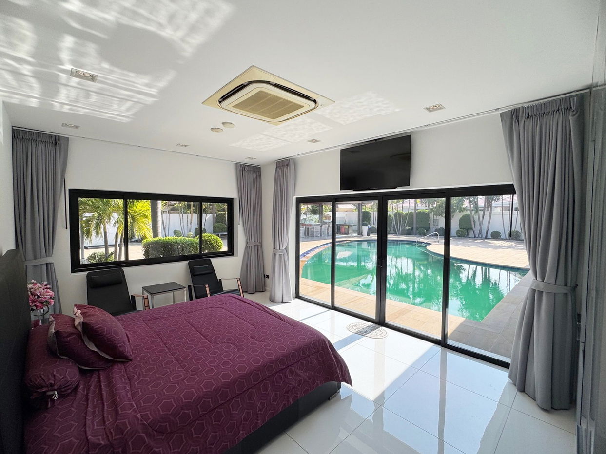 picture 6 Bedrooms Pool Villa in Jomtien for Sale - 4/16