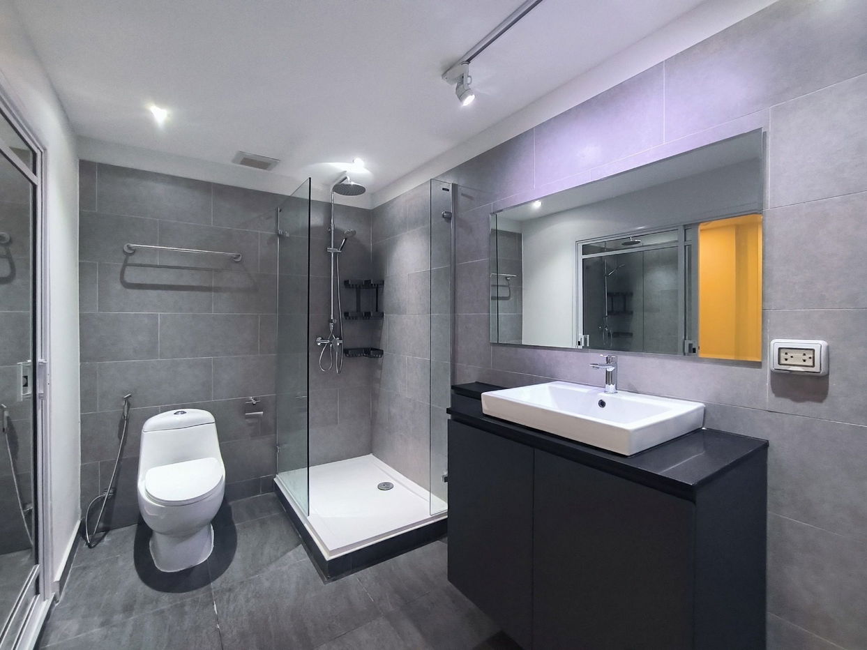 picture Tudor Court 1 Bedroom Condo for Sale - 8/9