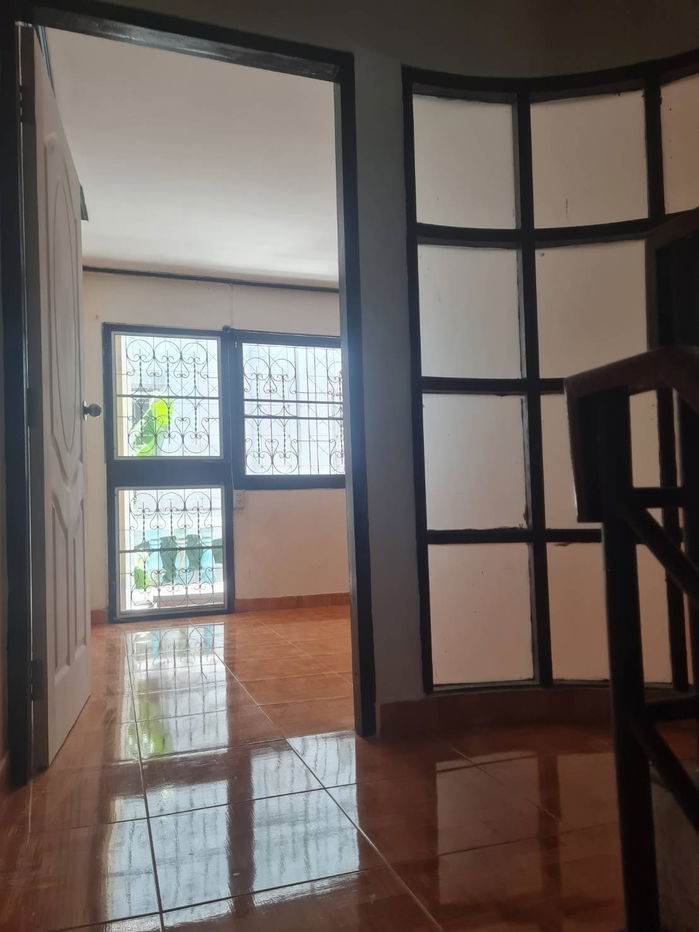 picture Selling below cost price, 3-storey townhouse, Thanyakarn Village, Watcharapol, 1.6 MB. - 8/28
