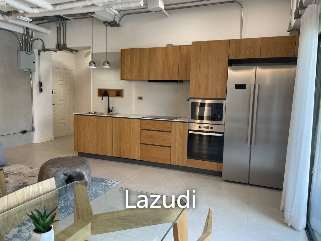 picture Luxury 2-Bedroom Condo in Khlong Toei Nuea Bangkok - 2/11